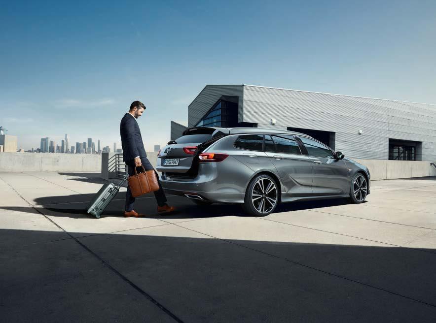SKVĚLÁ V KAŽDÉM OHLEDU. Insignia Sports Tourer kombinuje atraktivní design, prémiové inovace, prostor a všestrannost velkého vozu kombi.