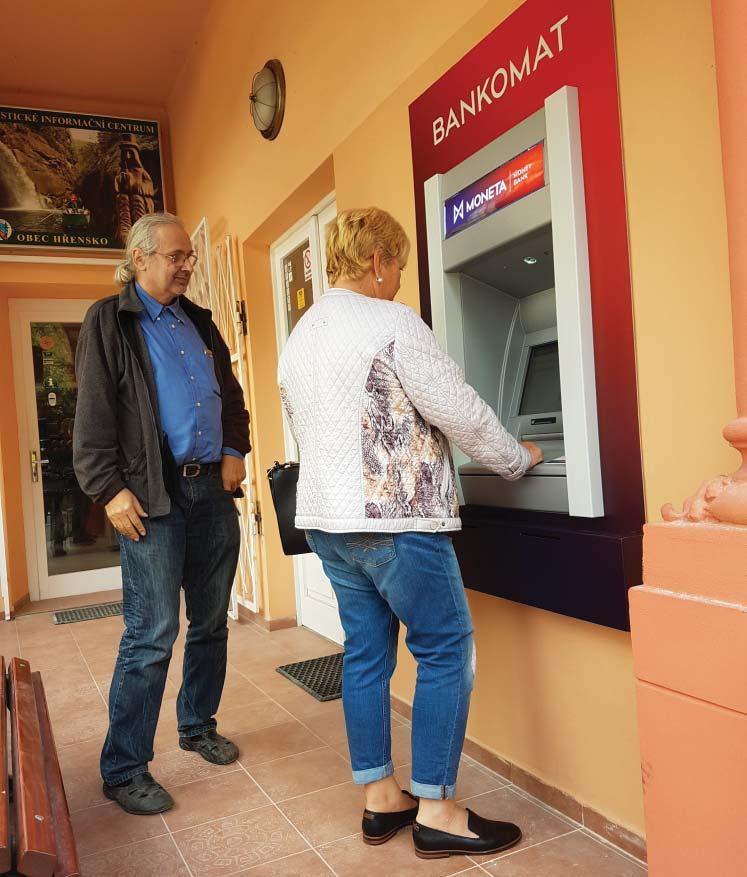 Informace z obce Nový bankomat v obci V pátek 13. øíjna byl slavnostnì uveden do provozu nový bankomat. Je u informaèního centra v budovì obecního úøadu.