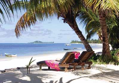 eksotičnih Sejšelih, nenavadnih Maldivih, kjer vsako jutro po plavanju in pozdravu koral in tisočih rib kar v kopalkah