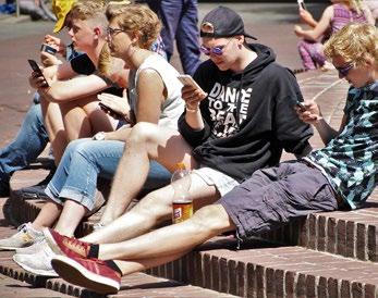 Économie en bref Ekonomika ve zkratce Taux de croissance réel du PIB Reálný růst HDP v %, meziročně 6 % 5 % 4 % 3 % 2 % 1 % 0 % 3Q15 4Q15 1Q16 2Q16 3Q16 4Q16 1Q17 2Q17 3Q17 4Q17 fr 1Q18 cz 2Q18 La