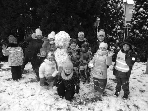 V měsíci březnu zahájíme s předškolními dětmi předplavecký výcvik v bazénu ZŠ Dolní Němčí. Předškolní děti se i v letošním roce účastní Malé technické univerzity - tzv.