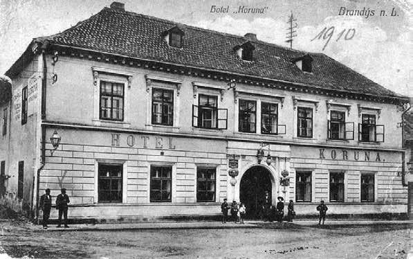 Dnes si připomínáme roky 1918 1938, tedy dvacet let první republiky. Tak pojďme se do oněch let ponořit. Naše putování začíná na počátku dvacátého století.