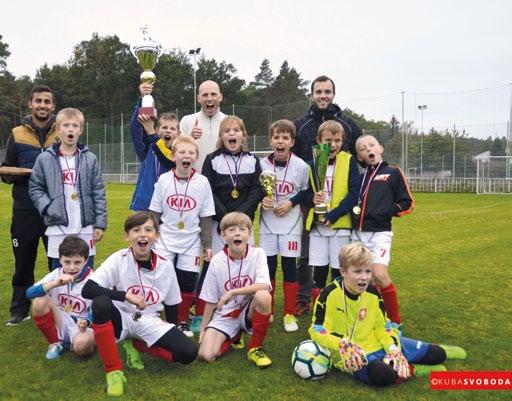 12 císlo 10 2017 Z Klánovického sportu Mladí klánovičtí fotbalisté neztratili ani bod Foto MČ Klánovičtí znovu ovládli turnaj starosty Nová sezona pro většinu klánovických fotbalistů začala úspěšně.