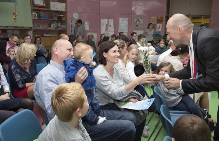 císlo 10 2017 7 Zprávy z Úřadu městské části Jubilanti Klánovice přivítaly téměř dvacítku nových dětí Foto ÚMČ Vítání občánků V pátek 15.