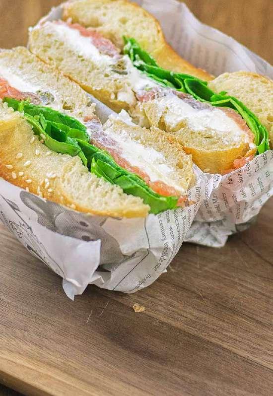 RAJČE, SÝR, SALÁT bagel 1 ks + menu 109,- 154,-