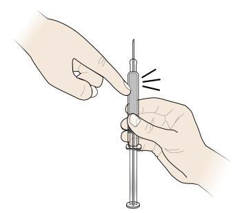 V naplnenej injekčnej striekačke s Repathou môžete spozorovať vzduchovú bublinu/medzeru.