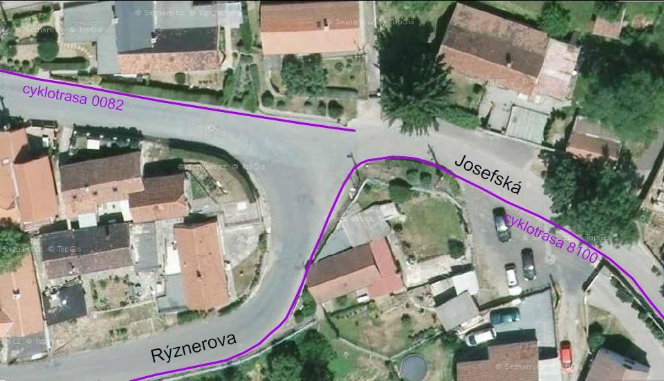 8. Křižovatka Rýznerova X Josefská Křižovatka je rozlehlý neuspořádaný prostor, kde se široce napojuje ulice Josefská na Rýznerovu a zároveň je tudy vedena cyklotrasa A50/8100.