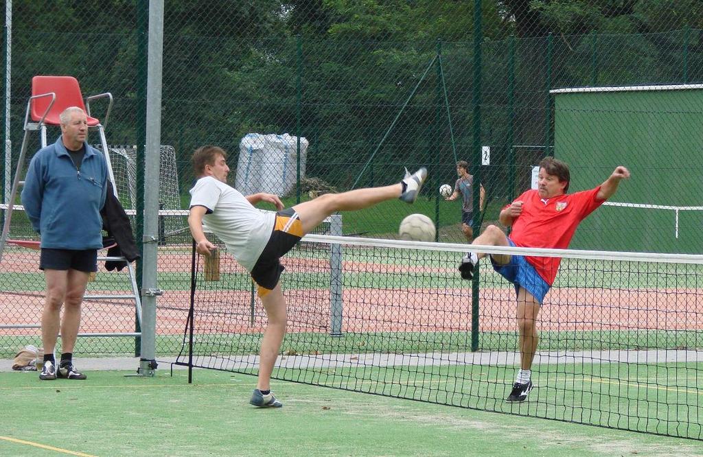 ZDRAVÍ (NÁRODA) Jakýsi způsob výslužby, či rovnou sportovní důchod Přechod od vysoce konkurenčních