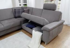 výsuv sedu/a relax funkce Vlnité pružiny pokryté plstím, filcové a vatové obložení, vatové rouno Gumové pásy, PUR-pěna, vatové rouno, všechny elementy mají čalouněné záda Standard: Tón v tónu /