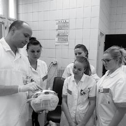 Při víkendovém pobytu ve Vsetíně začal mít syn v noci akutní dýchací potíže a museli jsme být hospitalizováni na dětském oddělení.