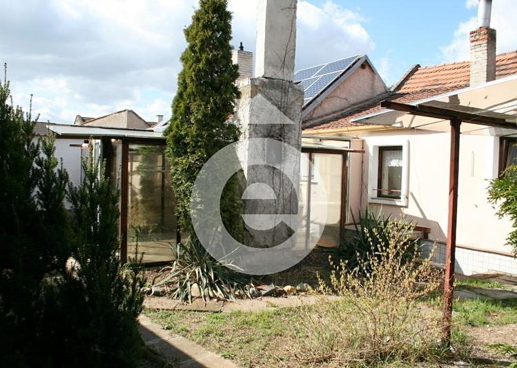 Záznam o prodeji srovnávané nemovitosti č. 2 1. Identifikace Prodej, Rodinný dům, 85 m 2, Dolní Beřkovice, okres Mělník Celková cena: 1.090.