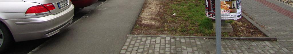 Ulice Hlinky je poměrně úzká a intenzita provozu vysoká, takže pohyb po silnici je pro cyklisty nebezpečný.