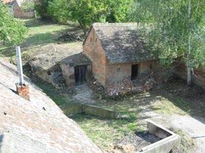 Příspěvek Nadace Racek v roce 2005 činil 2.173,-Kč. 6.3. Moravskoslezský seniorát ČCE požádal o příspěvek k zakoupení dataprojektoru, který bude využíván především Seniorátním odborem mládeže.