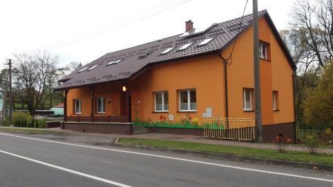 V letech 1890 až 1948 se ve Vojkovicích vyráběla slovutná Vojkovická hořká v lihovaru rodiny Glesingrů později v Joklově lihovaru, který byl roku 1952 přebudován na kravín.