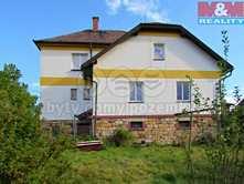 4) Holoubkov, okr. Rokycany 2 290 000,-Kč Nabídková cena Prodej RD o dispozici 6+1 v obci Holoubkov.