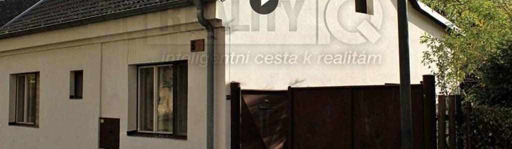 Nutná rekonstrukce koupelny, kuchyně a podlah, dodělat omítky, protože dům byl odizolován a spodní část omítek byla