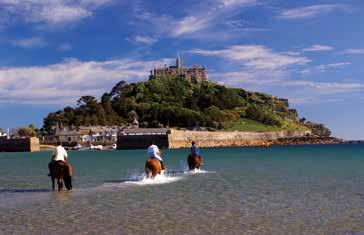 Cornwall a Devon - Torquay, Land s End, Tintagel, Dartmoor, Bath Již klasický program, který vás zavede po stopách Psa Baskervillského, krále Artuše a Agathy Christie.