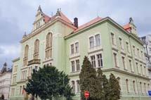 Podmínky pro zápis do seznamu znalců Komory jsou uvedeny v organizačním řádu Komory Stanovy. Školení pak vedl Mgr. Jiří Slavík, právník ČSK.