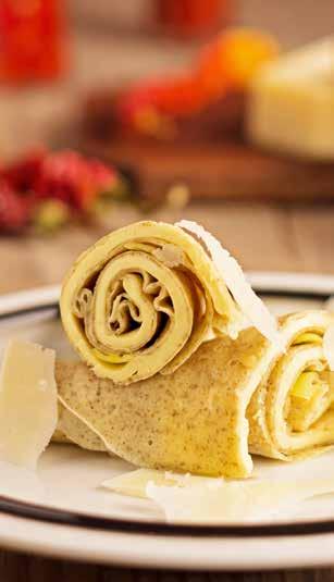 24 Korenistá & výživná bomba palacinky s pikantnou salámou pre GURMÁNOV 150 g pšeničnej múky 1 200 ml zeleninového vývaru 7 g soli 250 g syra, nakrájaného 60 g salámy, nakrájanej 60 g tvrdého syra,