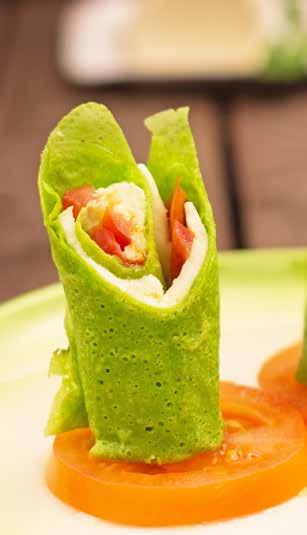 Závitky s listovou zeleninou bazalkové palacinky s mozzarellou 27 150 g pšeničnej múky 20 g čerstvej bazalky 1 200 ml vody 7 g soli 400 g mozzarelly 300 g paradajok 60 ml olivového oleja Pripravte si