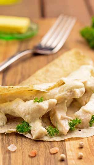 Super kuracia rolka palacinky s kuracími plátkami 33 150 g pšeničnej múky 1 1 g sušeného oregana 10 g chia semienok 200 ml vody 7 g soli 300 g kuracích pŕs 20 g masla 20 ml olivového oleja 100 ml