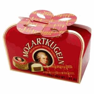Mozartkugeln (Mozartové guľky) 40g Pralinky Cherries in Brandy 150g Tamarini - čokoládovo-marcipánové pralinky s nugátovou náplňou 170g Truffles Classic Maitre Truffout