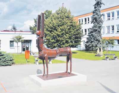 náměstí. Původně rozbořené schody, pod kterými se opravila i historická kanalizace, se změnily k nepoznání.