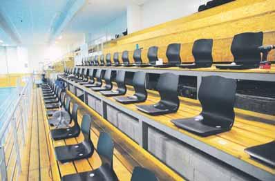 8 Novinky / plány / informace Přes léto se na sportovištích pracovalo Během léta i v první polovině září se pracovalo i ve sportovních halách a na zimním stadionu, aby se co nejvíce oprav a úprav