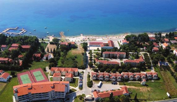 12 CHORVATSKO 10 % do 31.3. Dítě 7 let zdarma hotel Alba a apartmány Croatia Poloha: středisko CROATIA se nachází na okraji letoviska Sv.