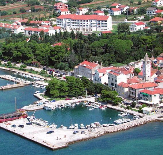 bar, restaurace, půjčovna vodních sportů za poplatek, lehátka a slunečníky za poplatek seriál: 38514 do 23.05. 23.05. 13.06. 13.06. 04.07. 04.07. 18.07. 18.07. 15.08. hotel Alba od 05.09. 29.08. 05.09. 22.