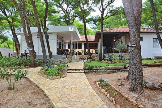 050 cena zahrnuje: nájem apartmánu na 7 nocí, povlečení, ručníky, spotřebu vody a el.