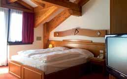 Skirama Dolomiti 4 ne HOTEL S COLLINI 1 DÍTĚ ZDARMA C 96 5 ne HOTEL CHALET FIOCCO DI NEVE C 97 300 m poloha: Pinzolo, centrum - 0 m, skiareál Pinzolo - 300 m, skibus - 50 m, Madonna di Campiglio - 11