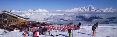 Z Bellecôte je také výborné spojení na ledovec Glacier de Bellecôte. Kromě lanovky Vanoise Express oblast propojuje i místní skibus, který se dá využít každý den zdarma.