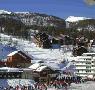 Cekare doporučuje 2018/2019 Francie Nejnavštěvovanější středisko Vhodné pro rodiny s dětmi La Plagne La Plagne je již od založení naší cestovní kanceláře nejnavštěvovanějším střediskem.