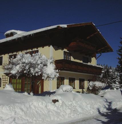 Abtenau 35 km 12 km 65 160 km vleků a lanovek běžeckých tratí Privátní apartmány Abtenau Privátní apartmány Abtenau V malebném městečku Abtenau a jeho okolí nabízíme ubytování typu No