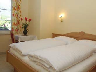 další vybavení dle konkrétní kapacit Stravování u pokojů: Snídaně: servírované nebo formou bufetu Apartmány Mauterndorf Osoba v pokoji Studio 2