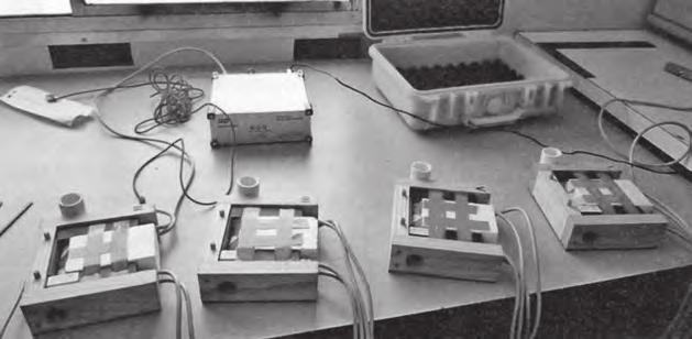 Použití radiolokace ve včelařském výzkumu (Niels Gründel; Schweizerische Bienen-Zeitung, 2015, č. 9, s. 16) Souhrn: Výzkumná skupina australské univerzity James-Cook pod vedením Dr.