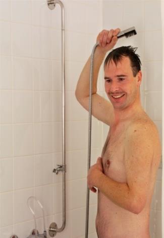 Nohy Prontoderm roztok nebo Prontoderm pěna na každou nohu žínku -1-2 min působení, osušit samodekolonizace pokožky celého těla Prontoderm gel strong - pohyblivý pacient, zdravý člověk kolonizovaný