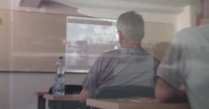 Možné východisko - vzdělávání Literatura E-learning Webináře Prezenční školení Workshopy Table-top