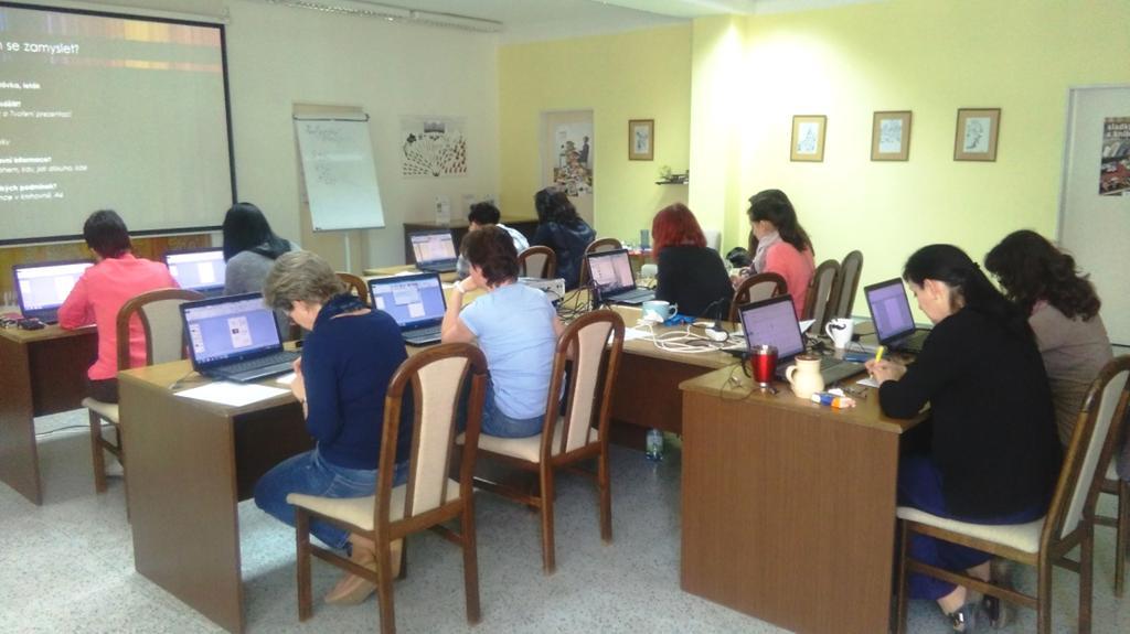 Zde spolupracuje Krajské knihovnické centrum SVK velmi úzce s metodiky v PK a sestavuje spolu s nimi vzdělávací nabídku podle potřeb obsluhovaných knihoven.