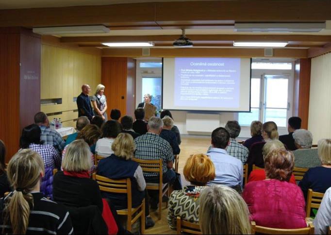 Pravidelné vzdělávací akce pořádané v rámci RF krajskou a pověřenými knihovnami Seminář pro neprofesionální knihovníky ročně (účast starostů minimálně jednou za 2 roky).