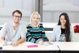 SACE ENGLISH COLLEGES Adelaide, Melbourne, Hobart, Whitsundays SACE byla založena v Adelaide roku 1987 jako jedna z prvních akreditovaných škol pro výuku angličtiny v
