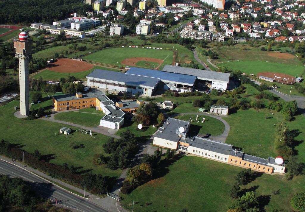 ČESKÝ HYDROMETEOROLOGICKÝ ÚSTAV 50 let Observatoře CZECH HYDROMETEOROLOGICAL INSTITUTE Praha-Libuš CZECH