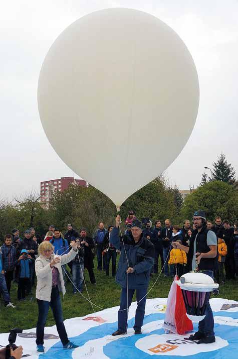 a určovaly se jejich opravy v podmínkách nulové vlhkosti a při pokojové teplotě.