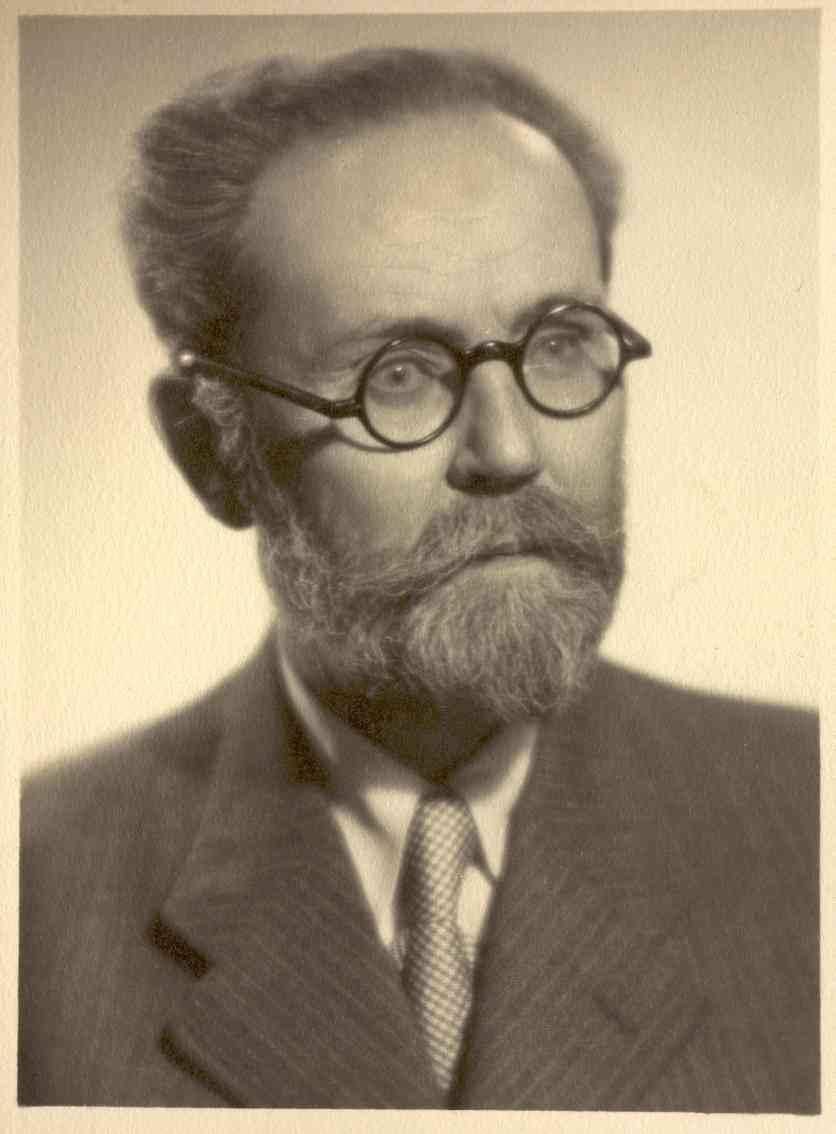 Gruss napsal roku 1896 původní a rozsáhlou knihu Z říše hvězd. Ještě v třicátých létech 20. století platila za nejlepší českou populární publikaci o astronomii.