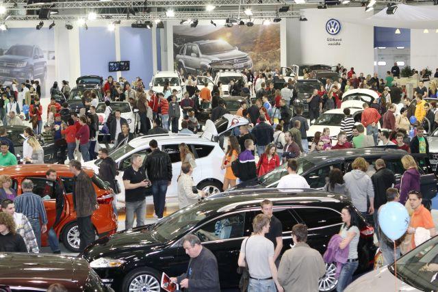 V spolupráci s vydavateºom ãasopisu Nov Auto Magazín a Halló Auto boli udelené ceny Auto Salónu v kategoriach: Najkraj ie auto - CITROËN