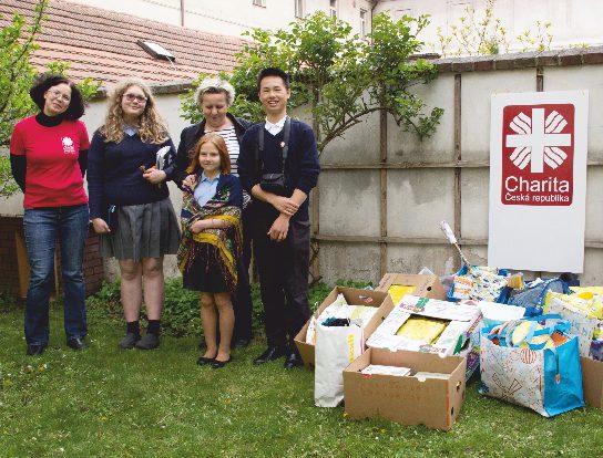 JAK NÁM Mů ETE POMOCI Finančním příspěvkem podpora činnosti Diecézní charity České Budějovice Produktem Vaší firmy budeme rádi za pomoc grafika či tiskárny, převoz materiálu apod.