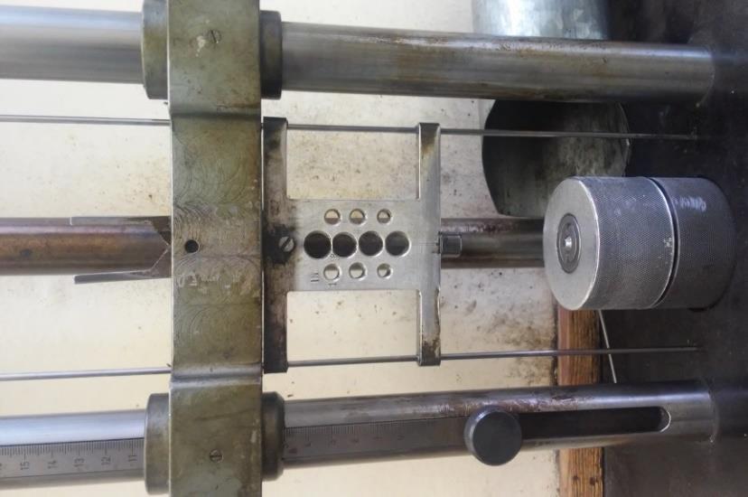 Přehled současného stavu poznání 2.3 Požadavky na bicí mechanismy Jedním z hlavních kritérií pro konstrukci bicího mechanismu je citlivost dané zápalky náboje, pro který je mechanismus určen.