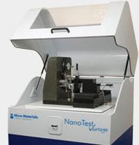 Hlavní vybavení laboratoře Nanoindentor s možností měření do 750 C Modulární měřicí nano- a mikro-indentační systém na plně automatizovanou analýzu mechanických vlastností masivních materiálů,