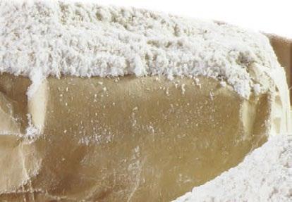 Do sladkých kynutých těst můžete pro dochucení použít džus, kávu, trochu pomerančové i citrónové šťávy (ty chuť doladí jen maličko, ale vitamín C, který obsahují, posiluje lepek), mléka
